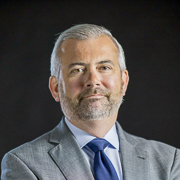 Portrait photo of a FedTED panelist Neil Irwin.